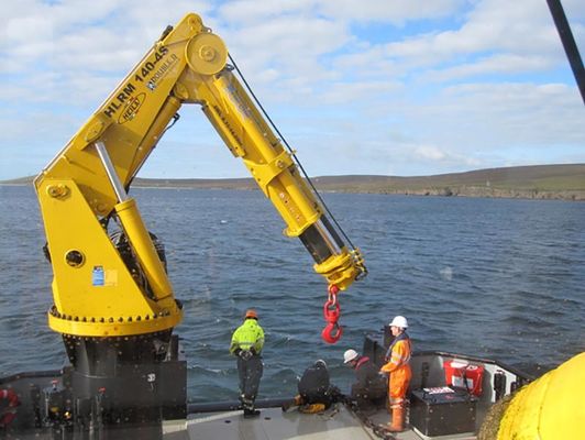 リモート・コントロール ナックル ブームの海洋のデッキ クレーン 10ton カスタマイズされる