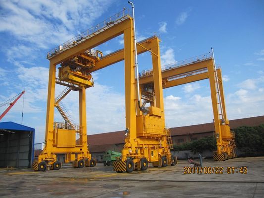キーサイド 40ton Rmg コンテナ クレーンは、ガントリー クレーン 380VAC を岸に出荷します